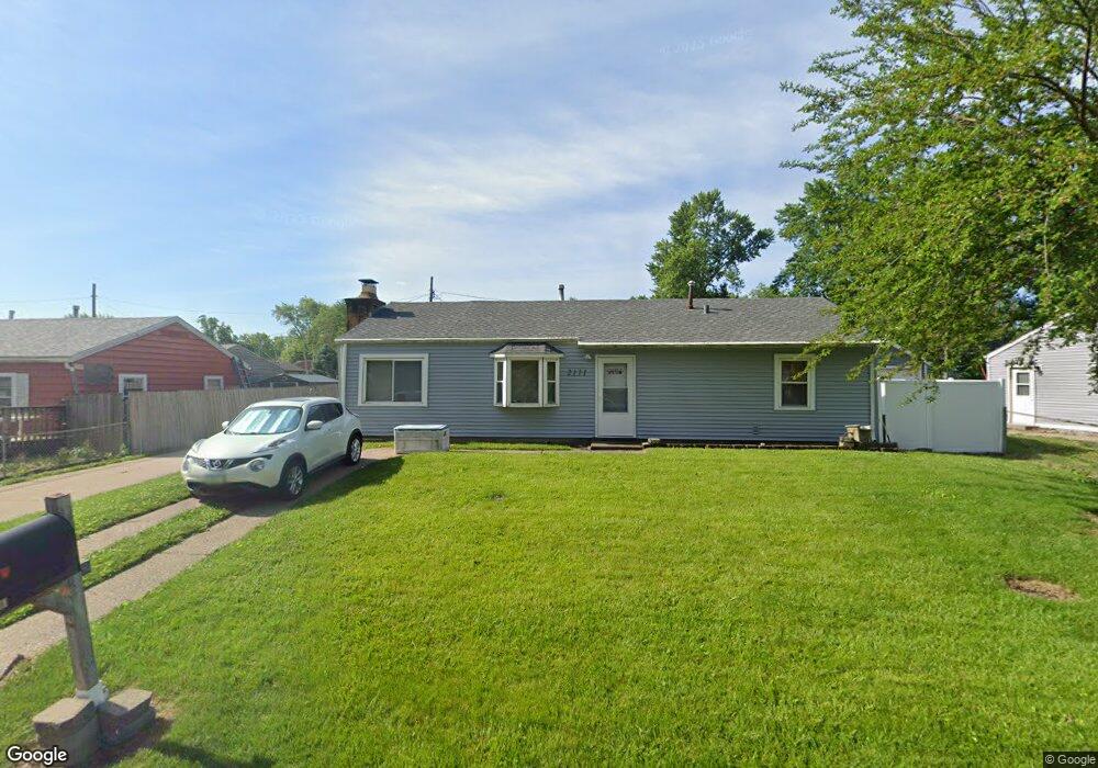 2111 W 75th Place, Davenport, IA 52806 - photo 1