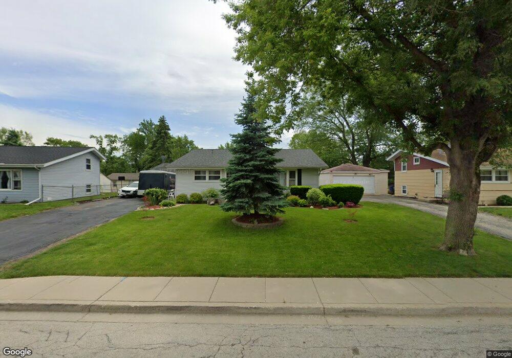 109 Siesta Rd, Carpentersville, IL 60110 - photo 1