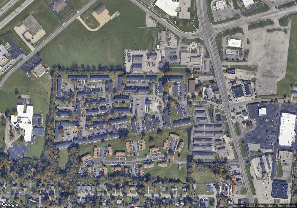 2300 Walden Glen Cir, Cincinnati, OH 45231 - photo 1