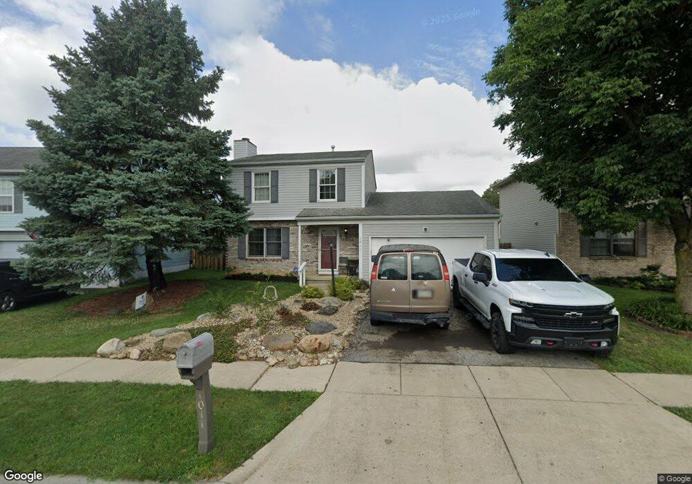 1011 Western Run Dr, Columbus, OH 43228 - photo 1