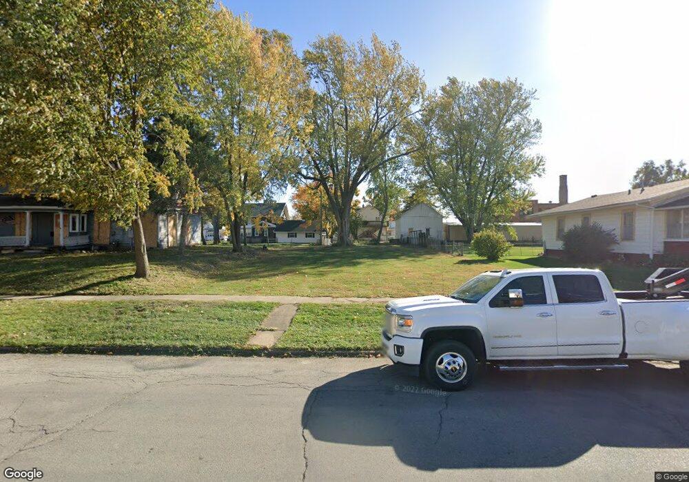 421 N 3rd Ave E, Newton, IA 50208 - photo 1