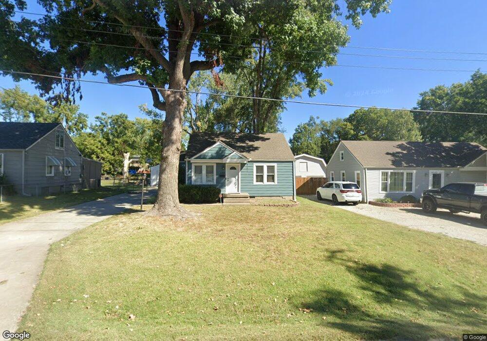 1105 NW B St, Blue Springs, MO 64015 - photo 1