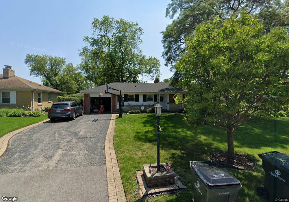 2303 Robincrest Ln, Glenview, IL 60025 - photo 1