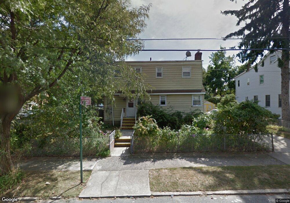 7604 167th St, Fresh Meadows, NY 11366 - photo 1