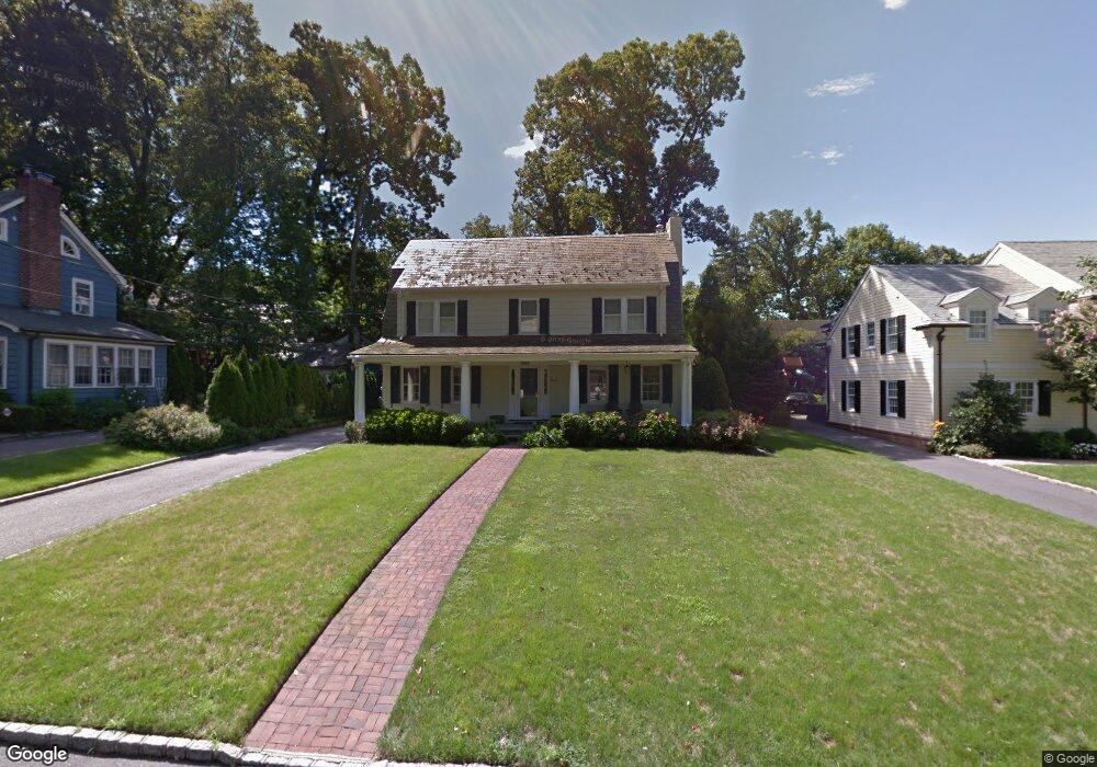 282 Ryder Rd, Manhasset, NY 11030 - photo 1