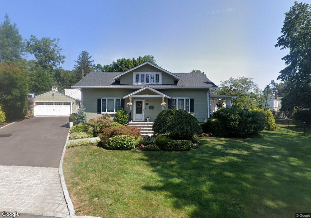 44 Roslyn Dr unit 1, Glen Head, NY 11545 - photo 1