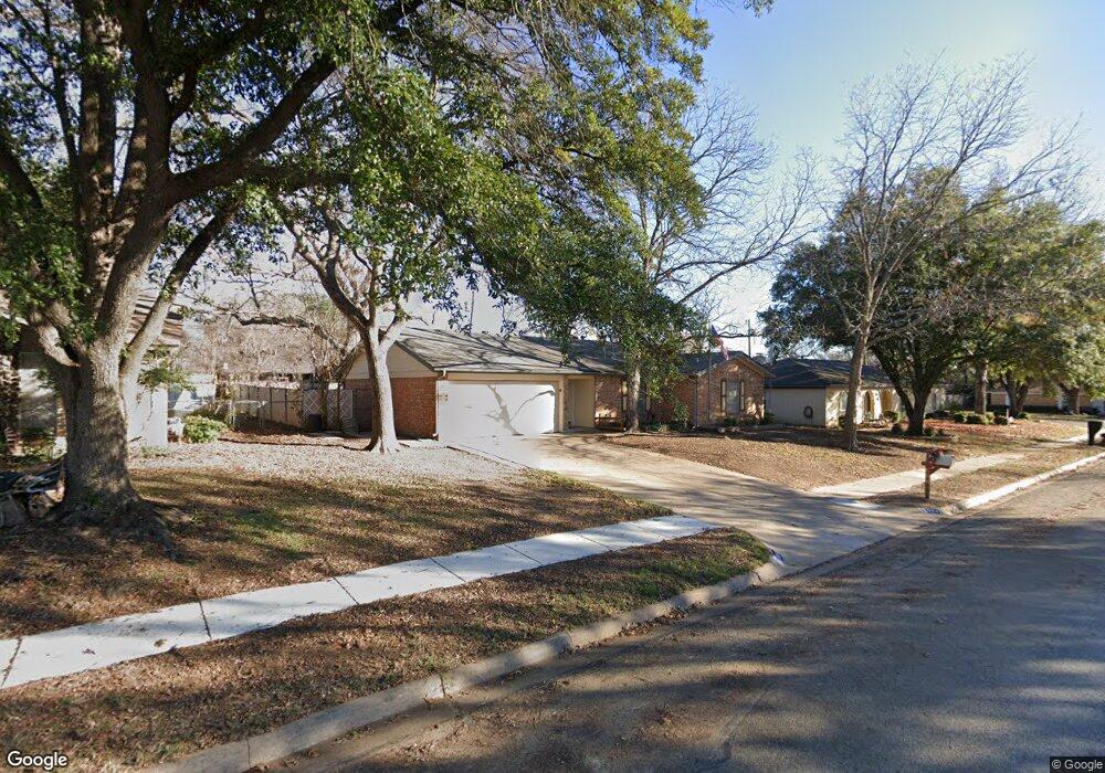 904 Chattanooga Dr, Bedford, TX 76022 - photo 1