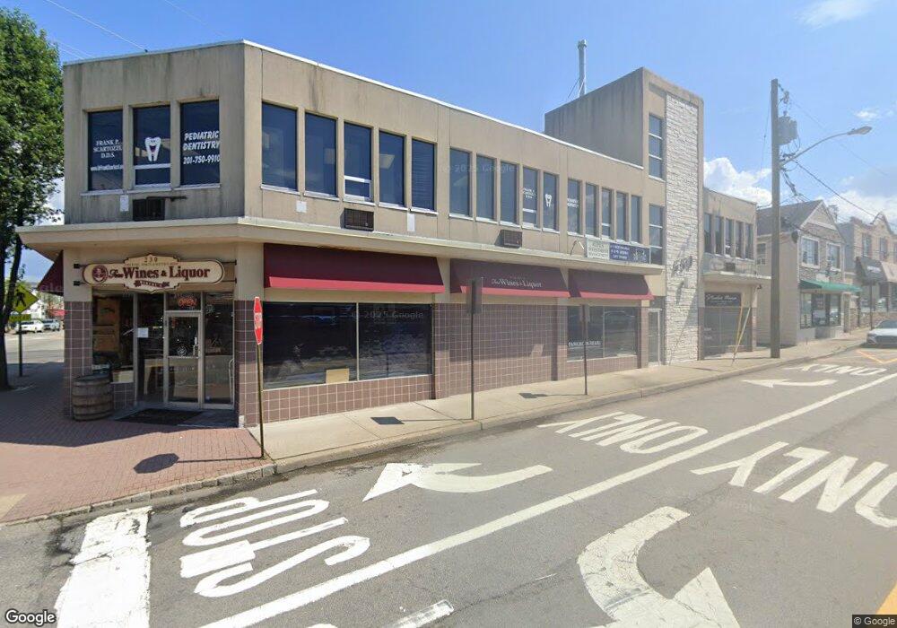 230 Closter Dock Rd unit 3rd floor, Closter, NJ 07624 - photo 1