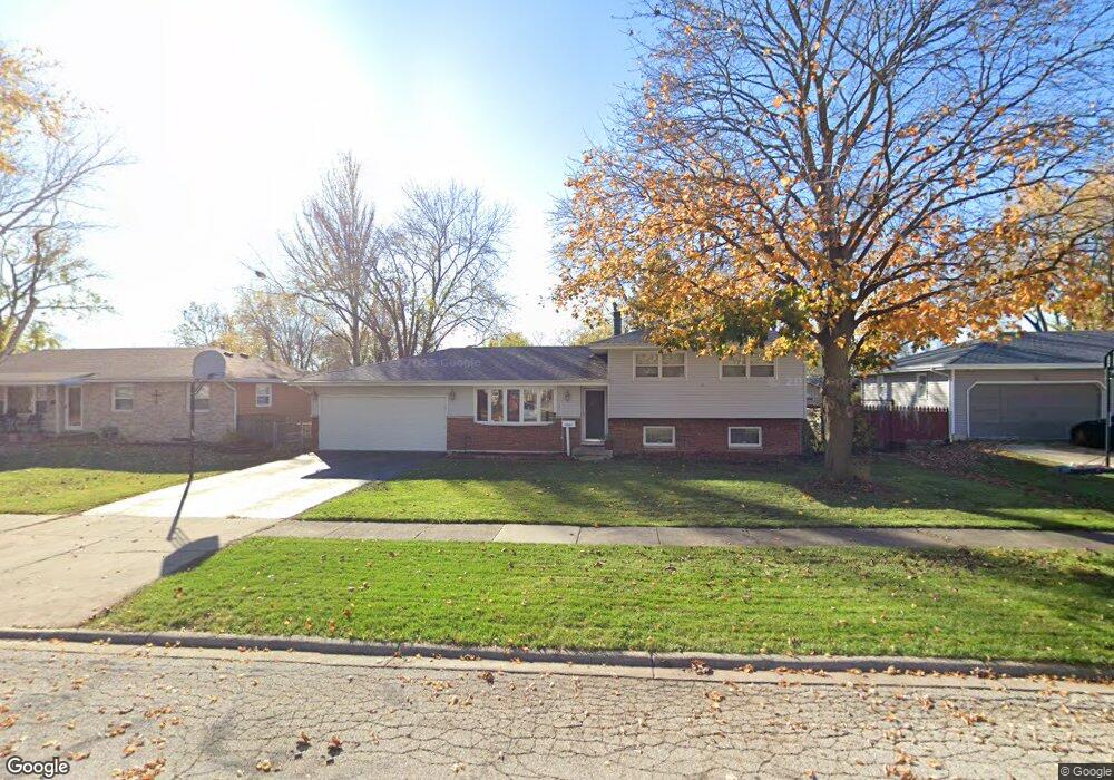 2060 Coral Ave, Aurora, IL 60506 - photo 1