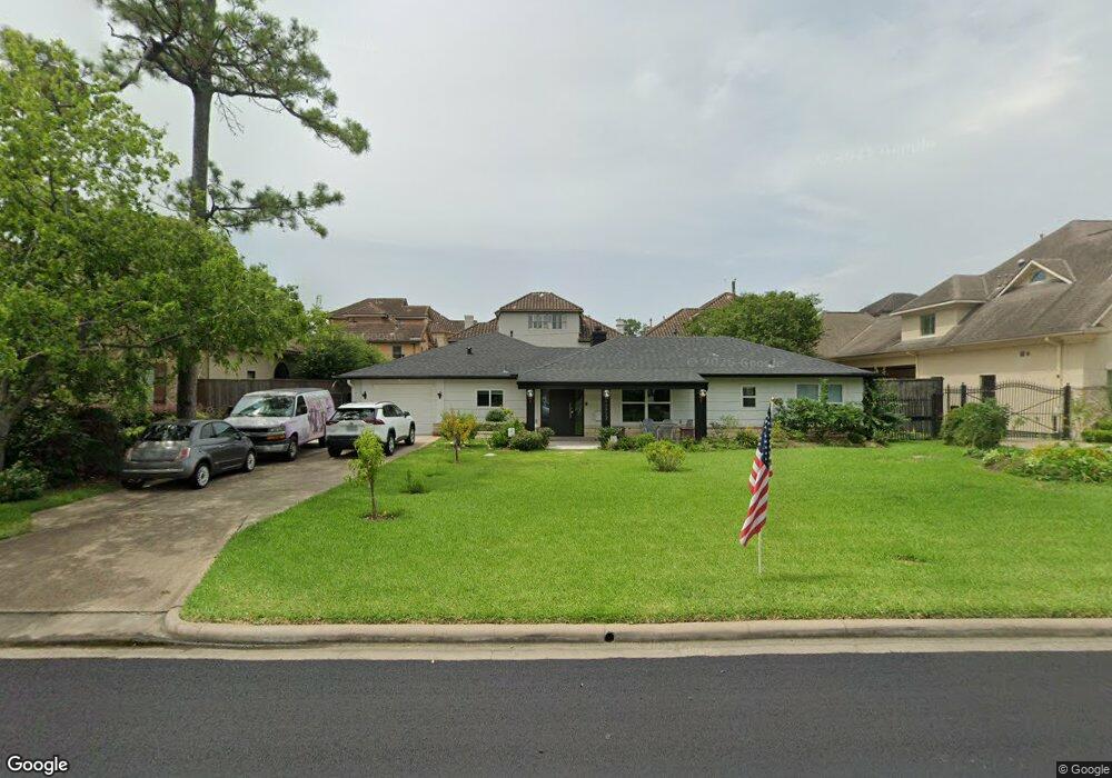 7722 Brykerwoods Dr, Houston, TX 77055 - photo 1