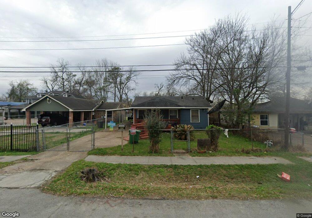 8015 Roswell St, Houston, TX 77022 - photo 1