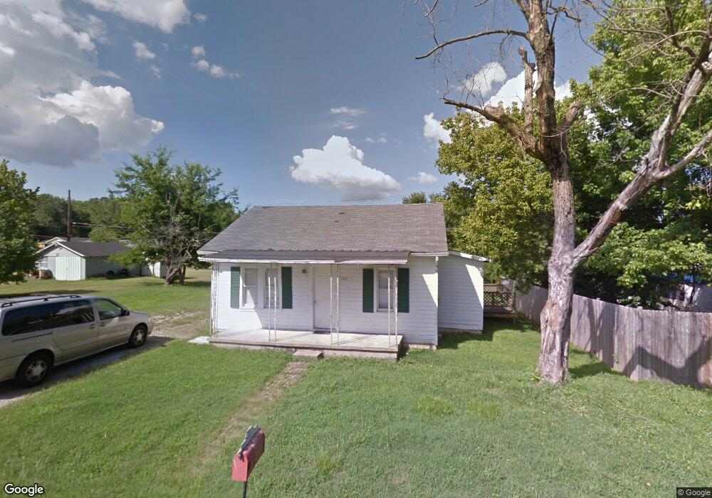 102 N Saltsman Dr, Hopkinsville, KY 42240 - photo 1