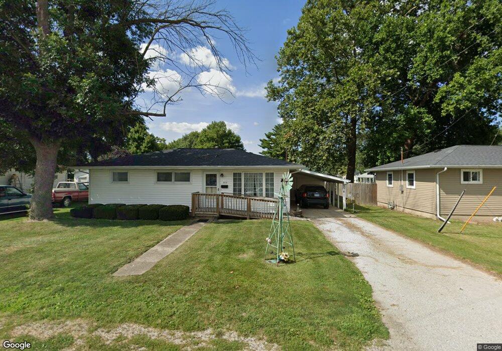 802 E Ficklin St, Tuscola, IL 61953 - photo 1