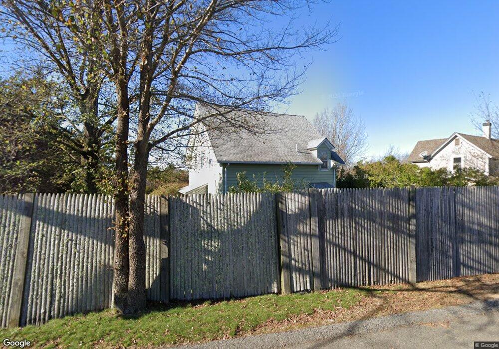 8 Hospital Way, Oak Bluffs, MA 02557 - photo 1