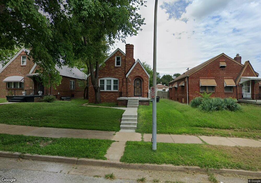4551 Bessie Ave, Saint Louis, MO 63115 - photo 1