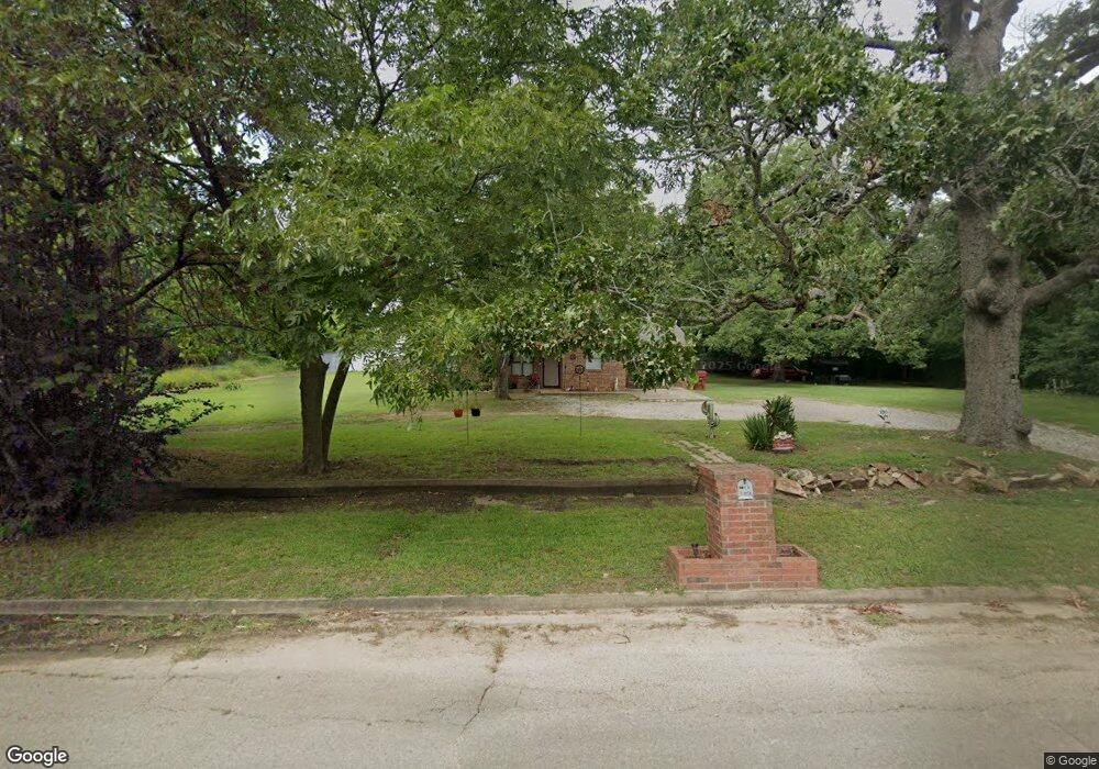 411 N H St, Hugo, OK 74743 - photo 1