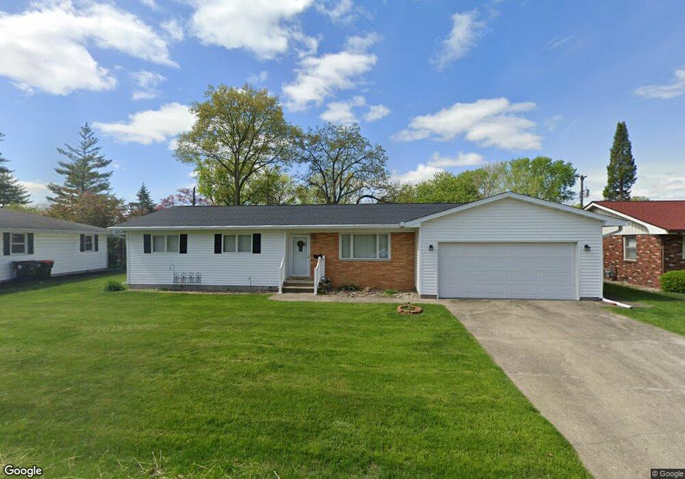 165 Half Moon St, Lincoln, IL 62656 - photo 1