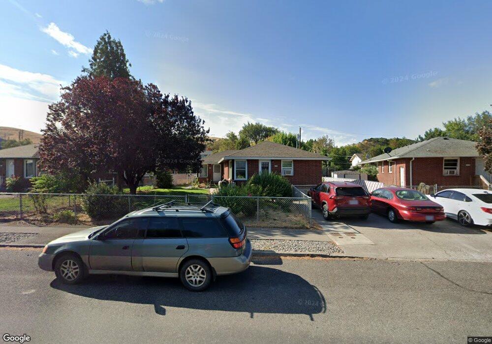 1718 E 10th St, the Dalles, OR 97058 - photo 1