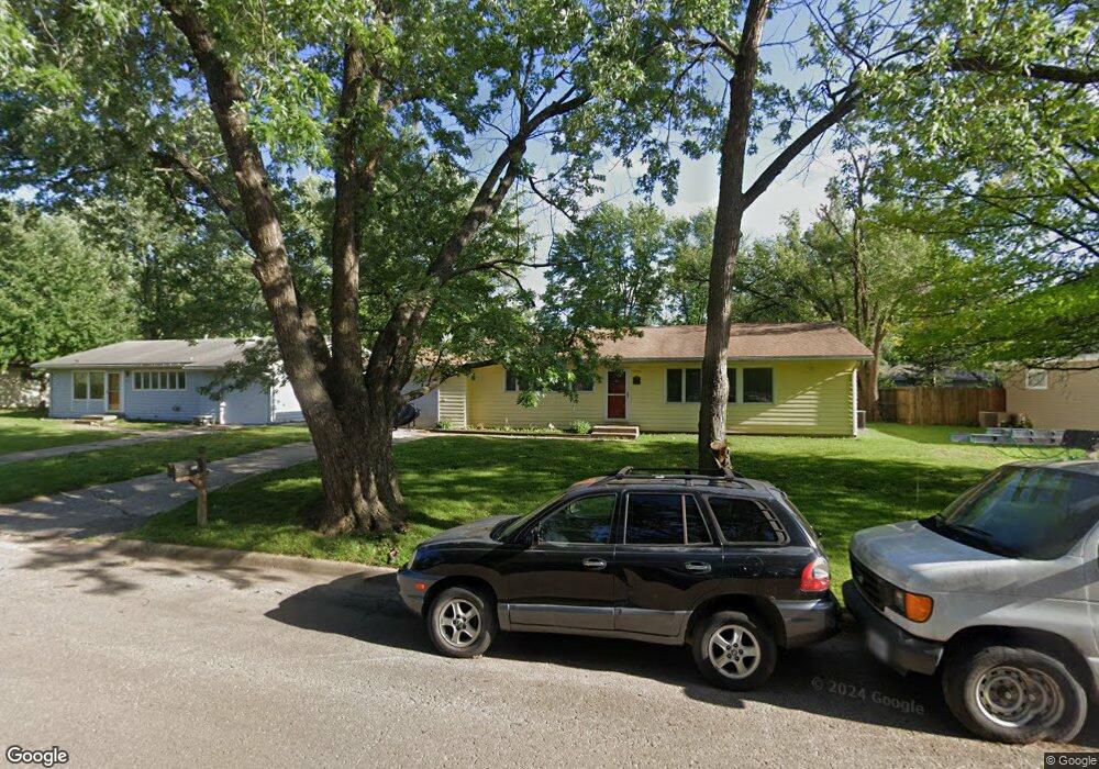 1925 SW 34th St, Topeka, KS 66611 - photo 1