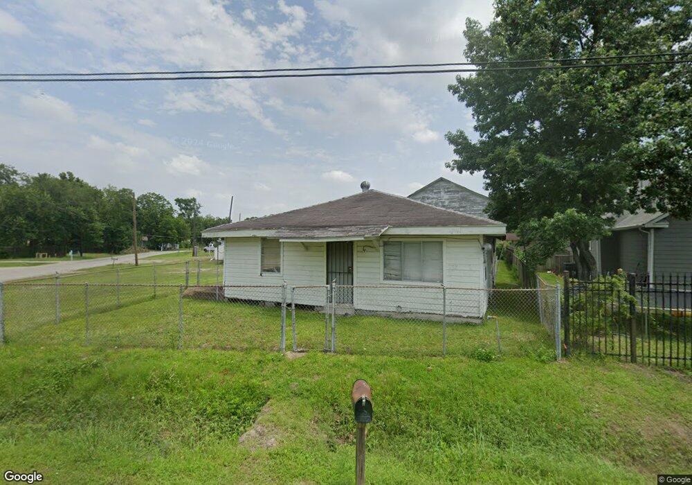 931 South Ln, Houston, TX 77088 - photo 1