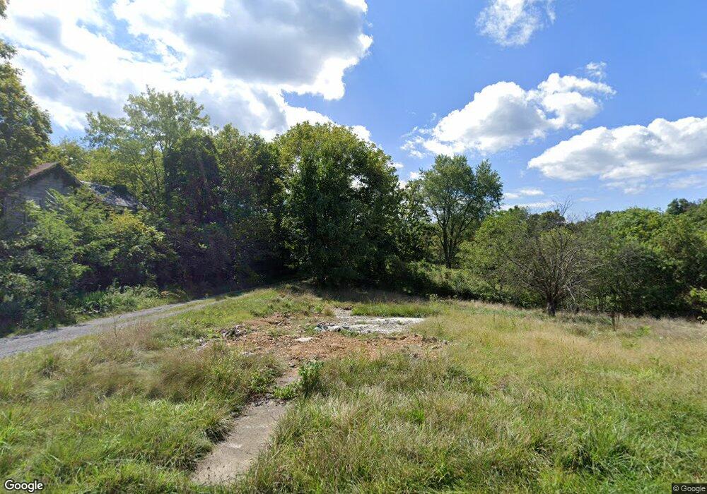 932 Fairfax St, Berkeley Springs, WV 25411 - photo 1