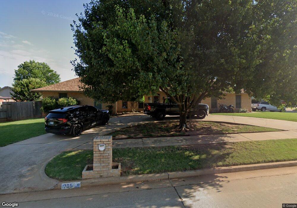 1705 NE 2nd St, Moore, OK 73160 - photo 1