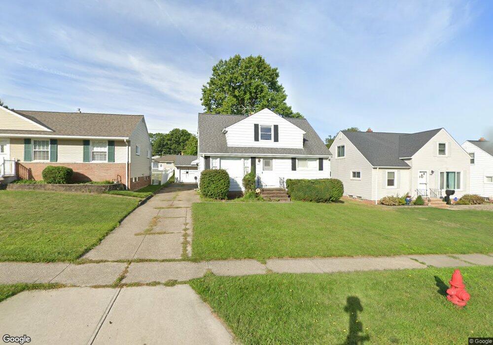 2392 E 290th St, Wickliffe, OH 44092 - photo 1