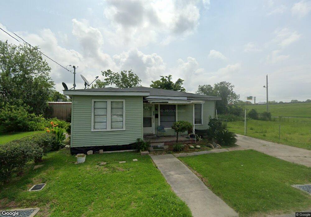 203 S Lyons St, Lake Charles, LA 70601 - photo 1