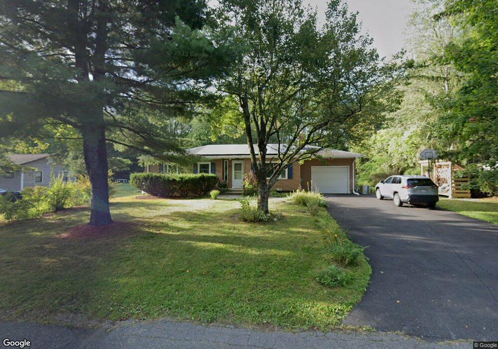 58 Tracy Cir, Amherst, MA 01002 - photo 1