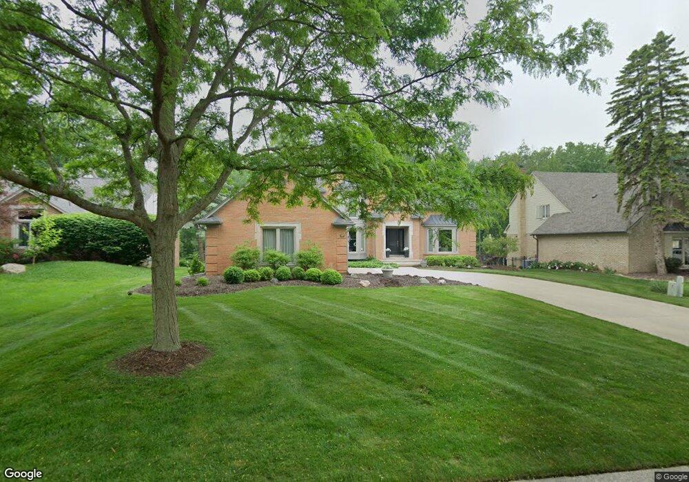 1329 Kingspath Dr, Rochester Hills, MI 48306 - photo 1