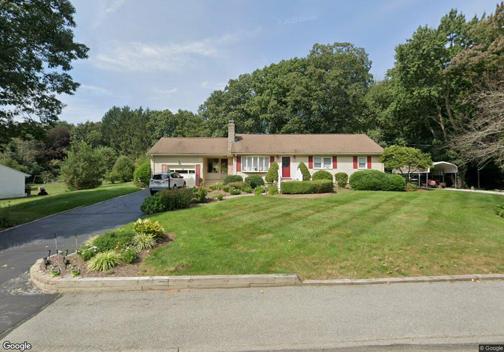 280 Center St, Bellingham, MA 02019 - photo 1