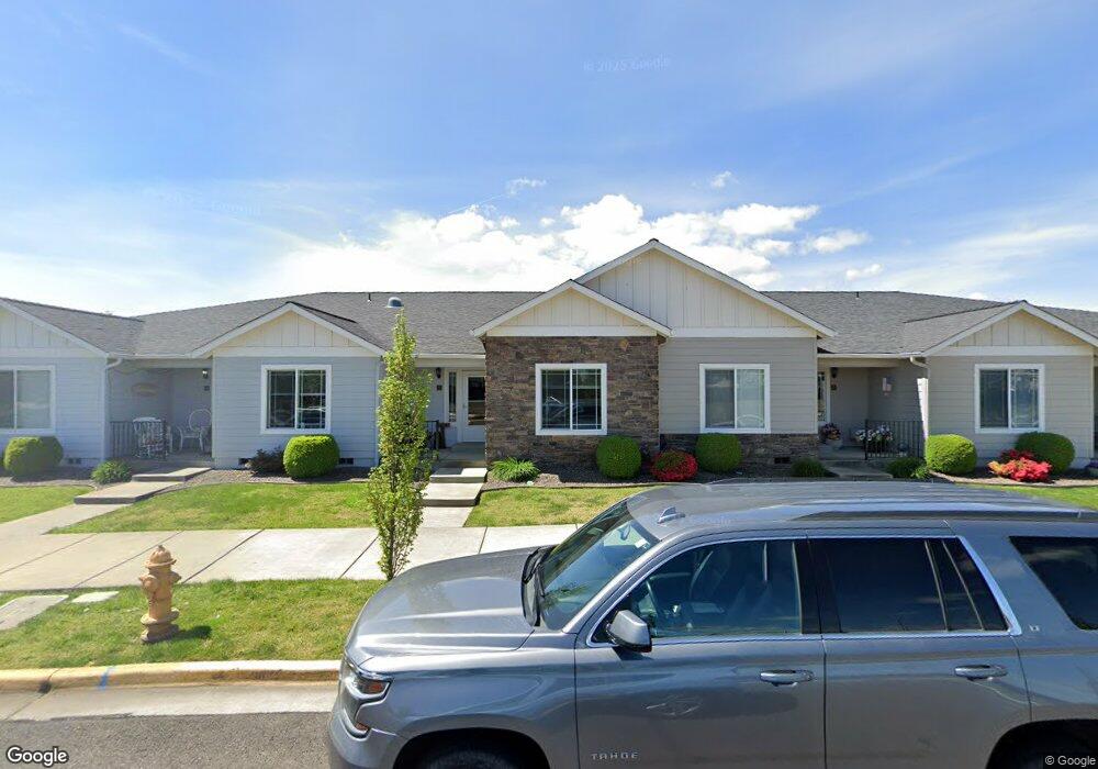 321 S Haskell St, Central Point, OR 97502 - photo 1