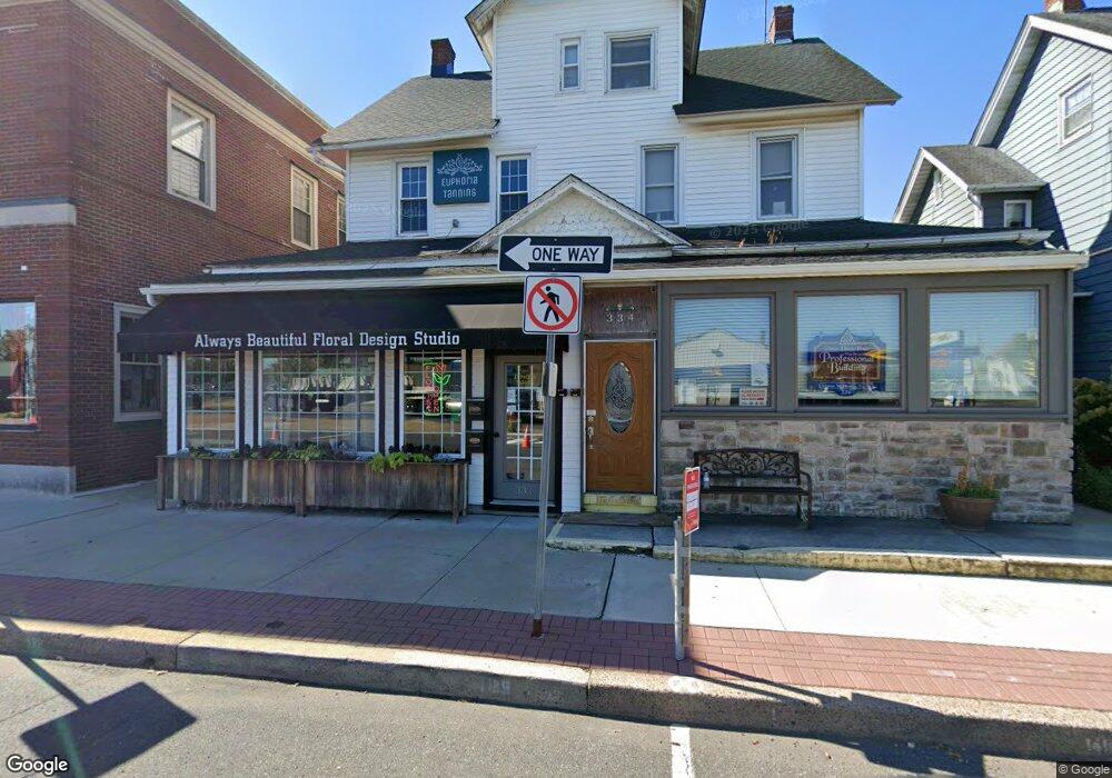 332 W Broad St, Quakertown, PA 18951 - photo 1