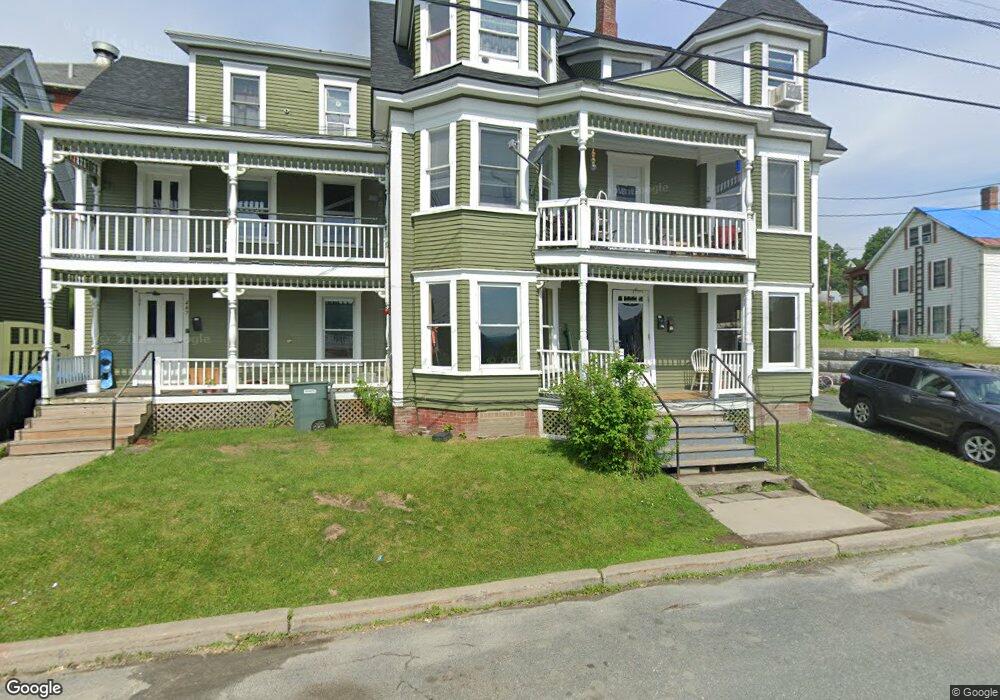 447 Pearl St, Saint Johnsbury, VT 05819 - photo 1