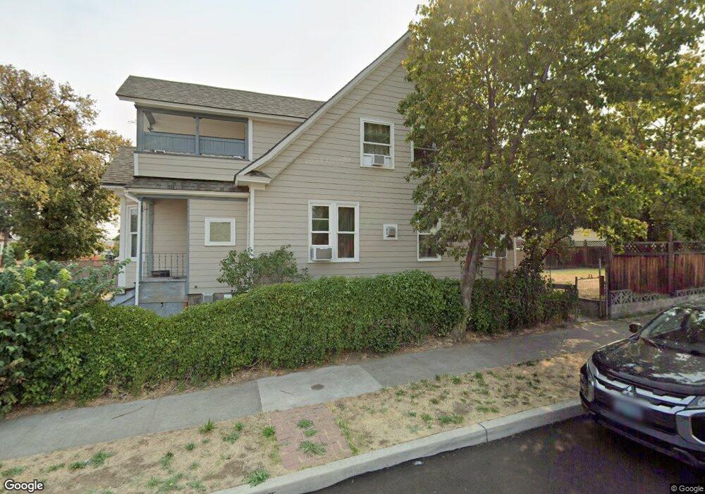 1002 E 8th St, the Dalles, OR 97058 - photo 1