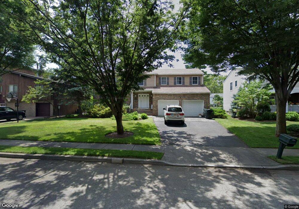 320 Silver Rod Ct, Paramus, NJ 07652 - photo 1