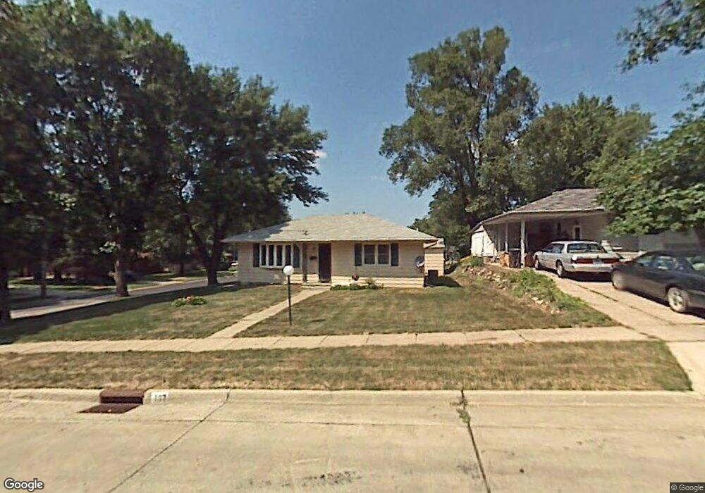 102 Parmer Dr, Des Moines, IA 50315 - photo 1