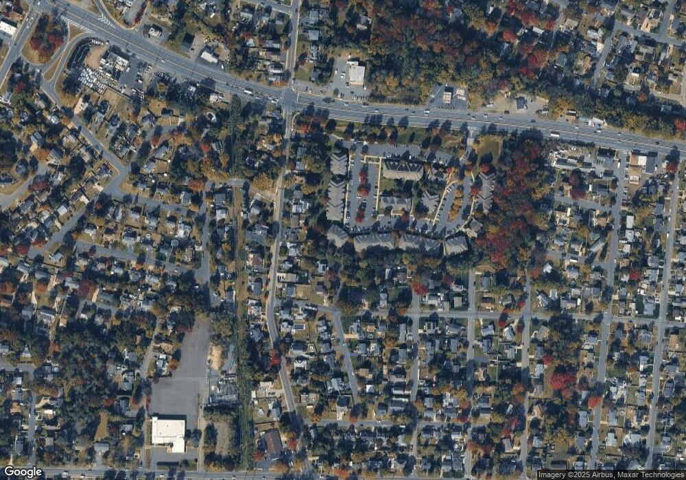 314 Wedgewood Cir, Belford, NJ 07718 - photo 1