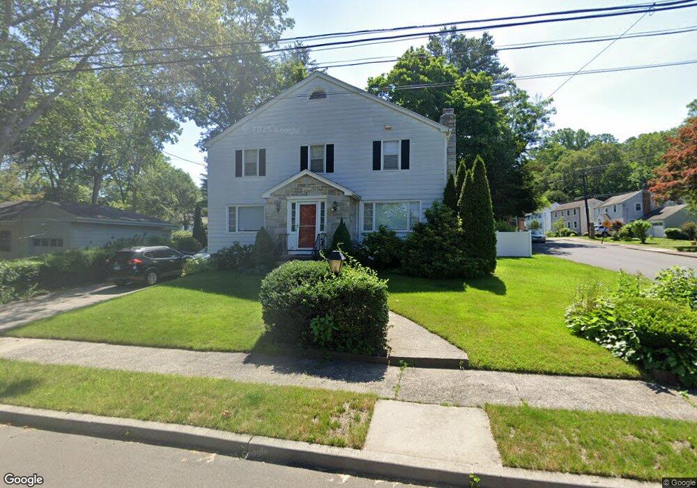 28 Curtis Dr, New Haven, CT 06515 - photo 1