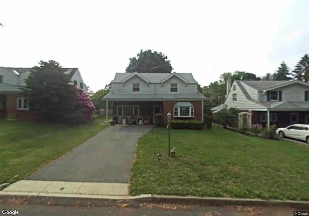 719 Fernwood St, Emmaus, PA 18049 - photo 1