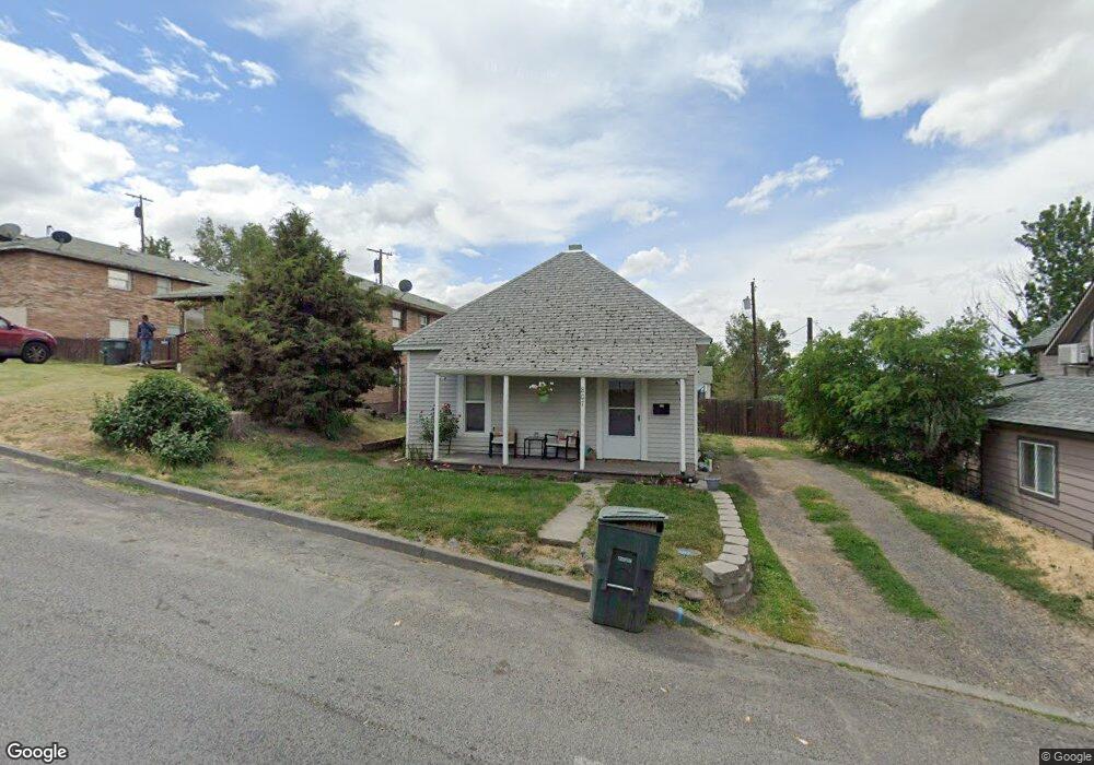 807 SE 2nd St, Pendleton, OR 97801 - photo 1