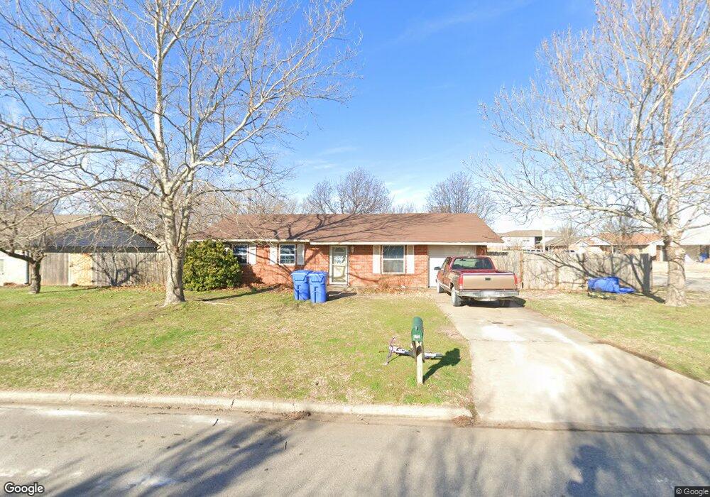 212 N Elk Dr, Cache, OK 73527 - photo 1