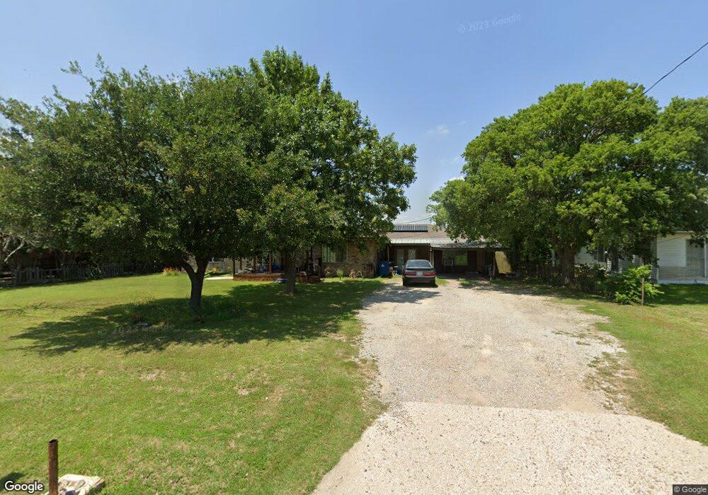 204 Casa Linda St, Ennis, TX 75119 - photo 1