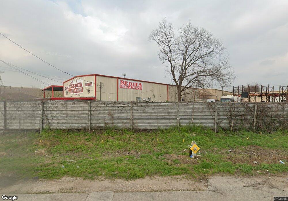 5620 W Montgomery Rd, Houston, TX 77091 - photo 1