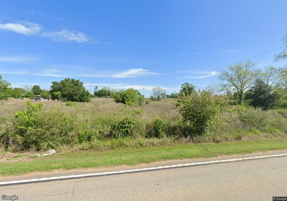 822 E Broad Ave, Doerun, GA 31744 - photo 1