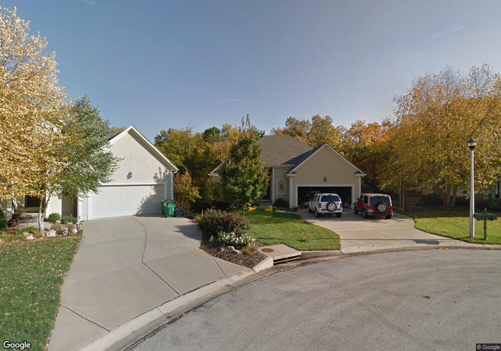 4729 Meadow View Dr, Shawnee, KS 66226 - photo 1