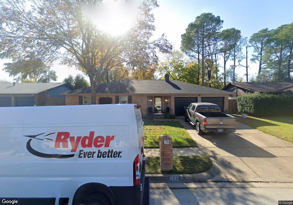 1932 Schumac Ln, Bedford, TX 76022 - photo 1
