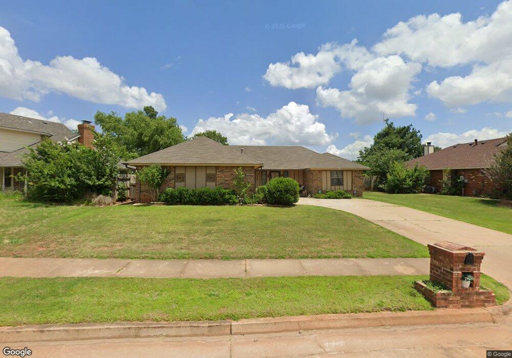 2404 E Hills Dr, Moore, OK 73160 - photo 1
