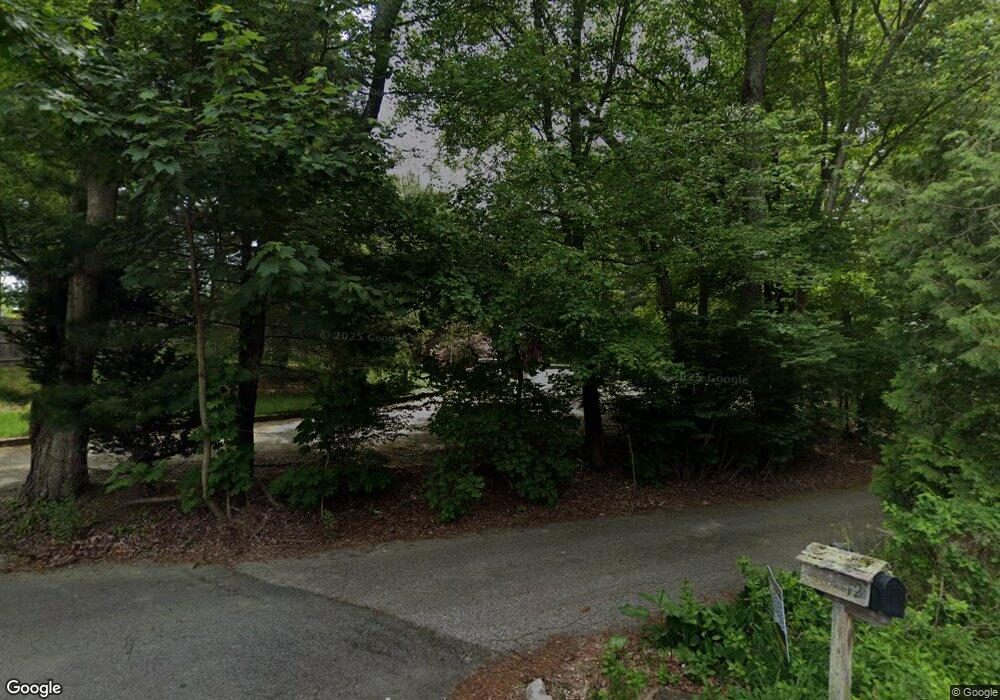 8 Breezy Knoll Rd, Greenville, RI 02828 - photo 1