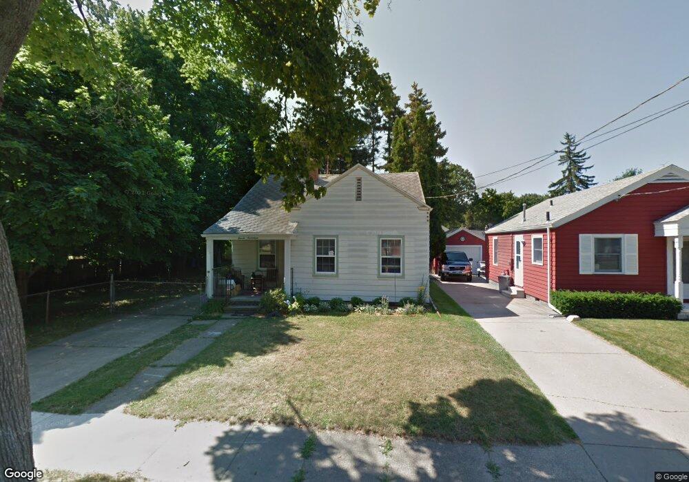 1117 Woodbine Ave, Lansing, MI 48910 - photo 1